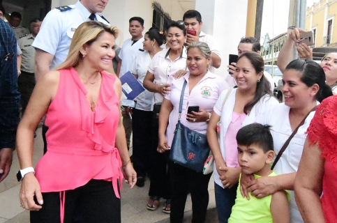 Encuesta de opinión pública reconoce legitimidad del Gobierno de Jeanine Áñez con un índice del 56% 2 201912070435
