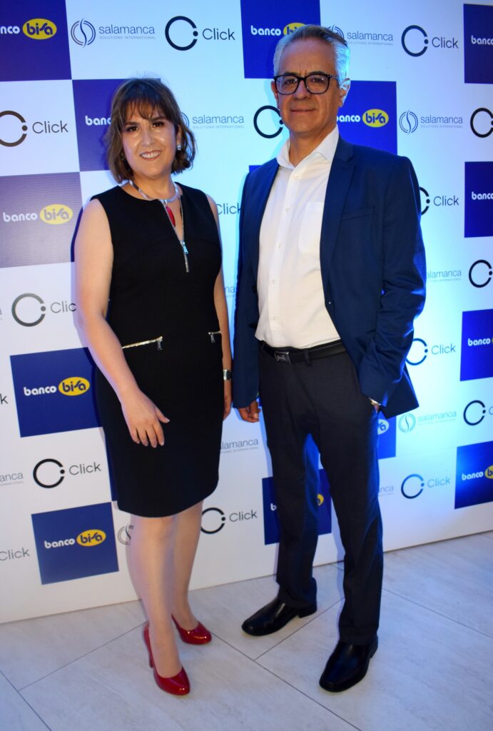 Liuba Sarmiento Vicepresidente de Operaciones de Salamanca y Franco Urquidi Vicepresidente de negocios de Banco Bisa