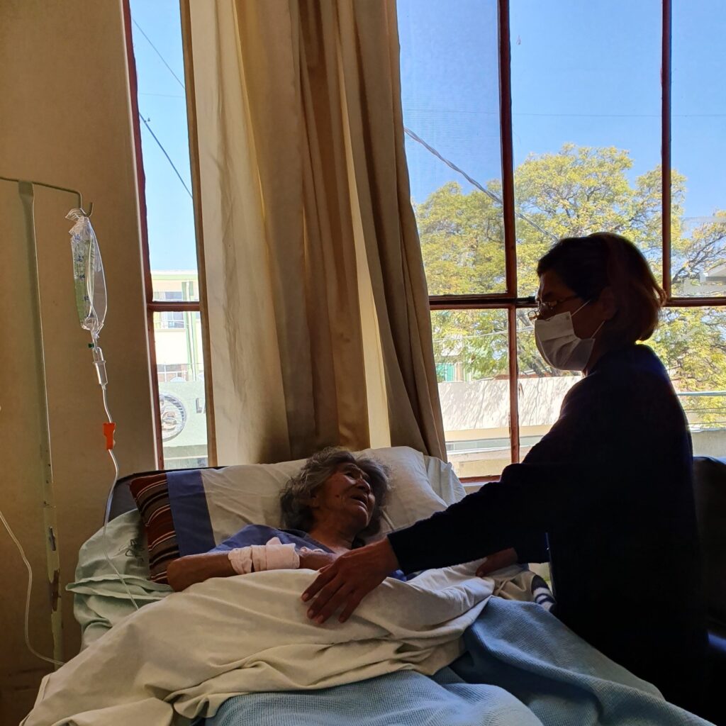 El corazón de seis mujeres detrás de la bata blanca y de sus múltiples batallas 6 ENFERMERA 6 OK