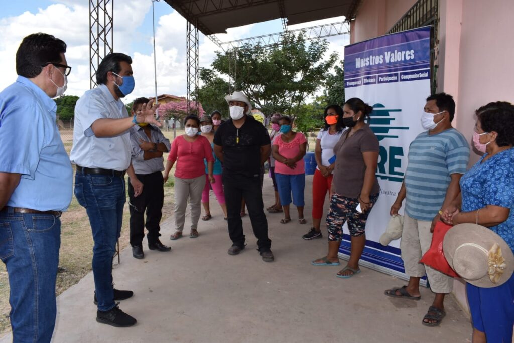 CRE “enciende” ollas comunes y panaderías en 60 barrios cruceños 1 ollas 3