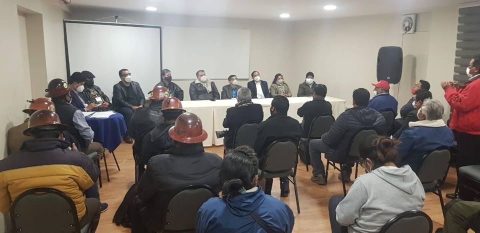 Branko Marinkovic activo en política; se reunió con dirigentes de organizaciones en La Paz 1 BRANKO 2