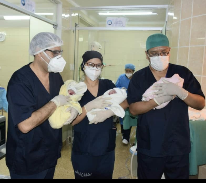 Trillizos alegran la vida de Teófilo Caballero y Fátima Eyzaguirre 1 TRILLIZOS