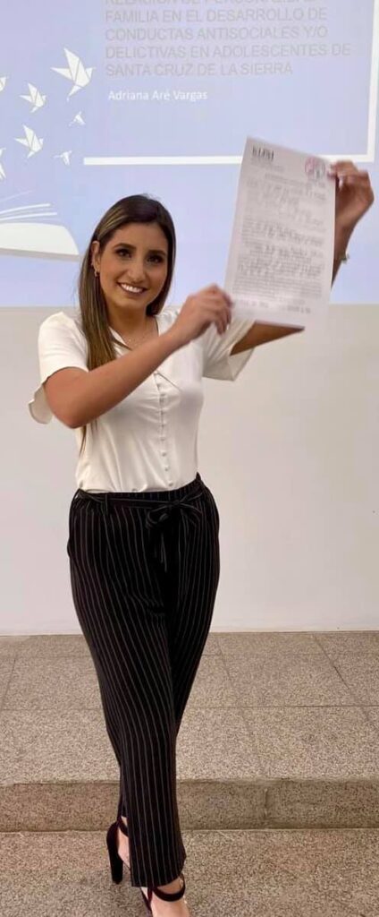Periodista Tuffí Aré celebra la graduación de su hija como psicóloga 1 ARE 1