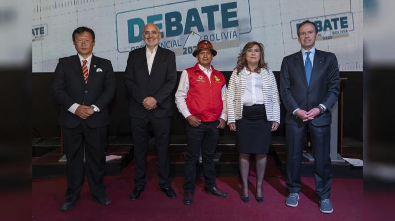 Luis Arce se compromete a aceptar cualquier sea el resultado en las urnas 1 DEBATIN