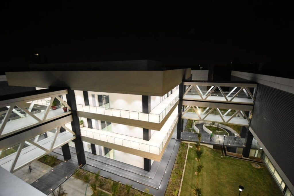 Alcaldesa presenta la Quinta municipal como el primer edificio público inteligente de Santa Cruz de la Sierra 5 EDIL 5