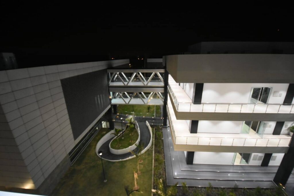 Alcaldesa presenta la Quinta municipal como el primer edificio público inteligente de Santa Cruz de la Sierra 7 EDIL 7