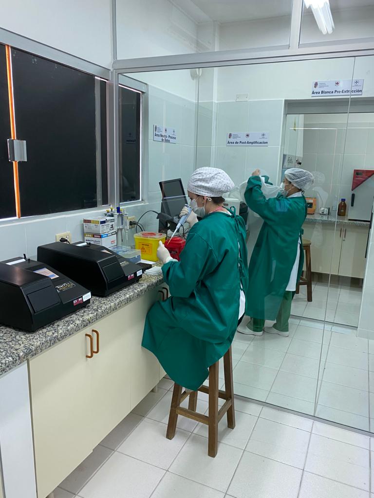 Caminando por la Vida implementa laboratorio Covid en el Oncológico del Oriente Boliviano 1 UNO 1