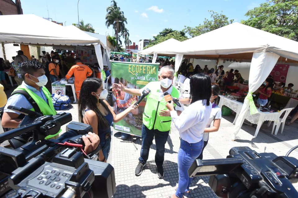Eco Feria: Emacruz promueve el arte reciclado y aporta a la reactivación de la economía local 1 JOHNNY