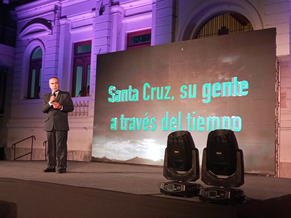 La historia de Santa Cruz contada en 3D en un espectáculo artístico 1 camba