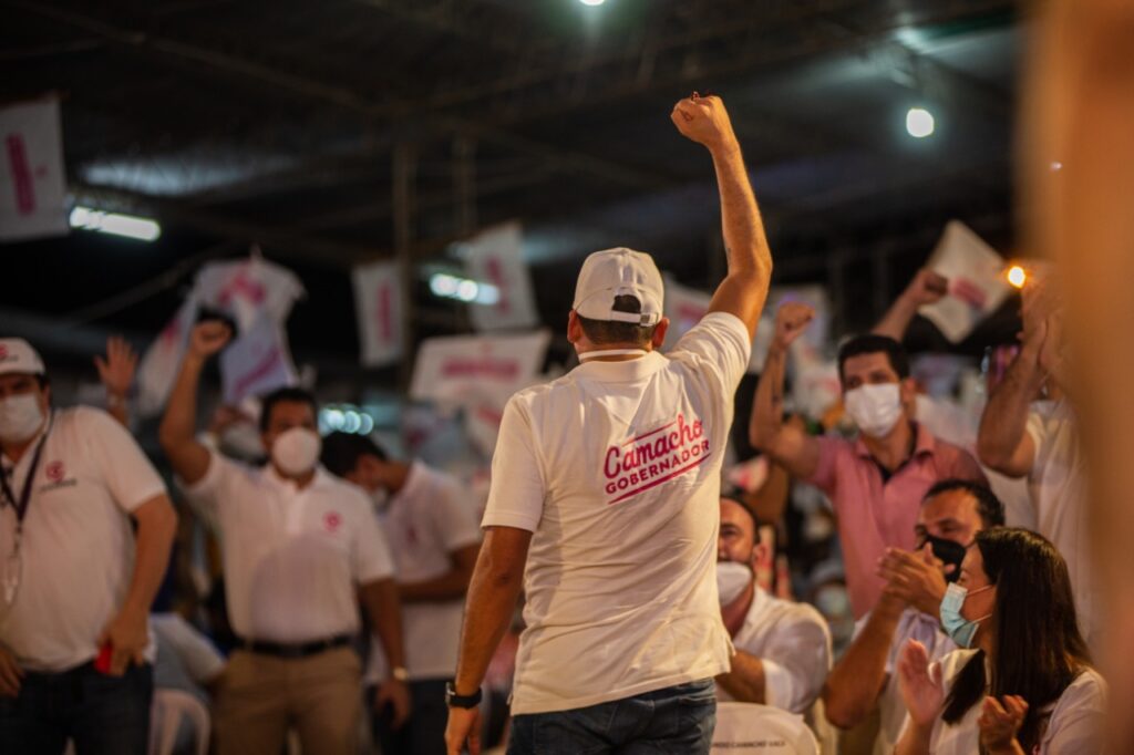 Luis Camacho, proclamado candidato a gobernador: “Federalismo es el proyecto que Santa Cruz le regalará a Bolivia” 2 CAMACHO 1