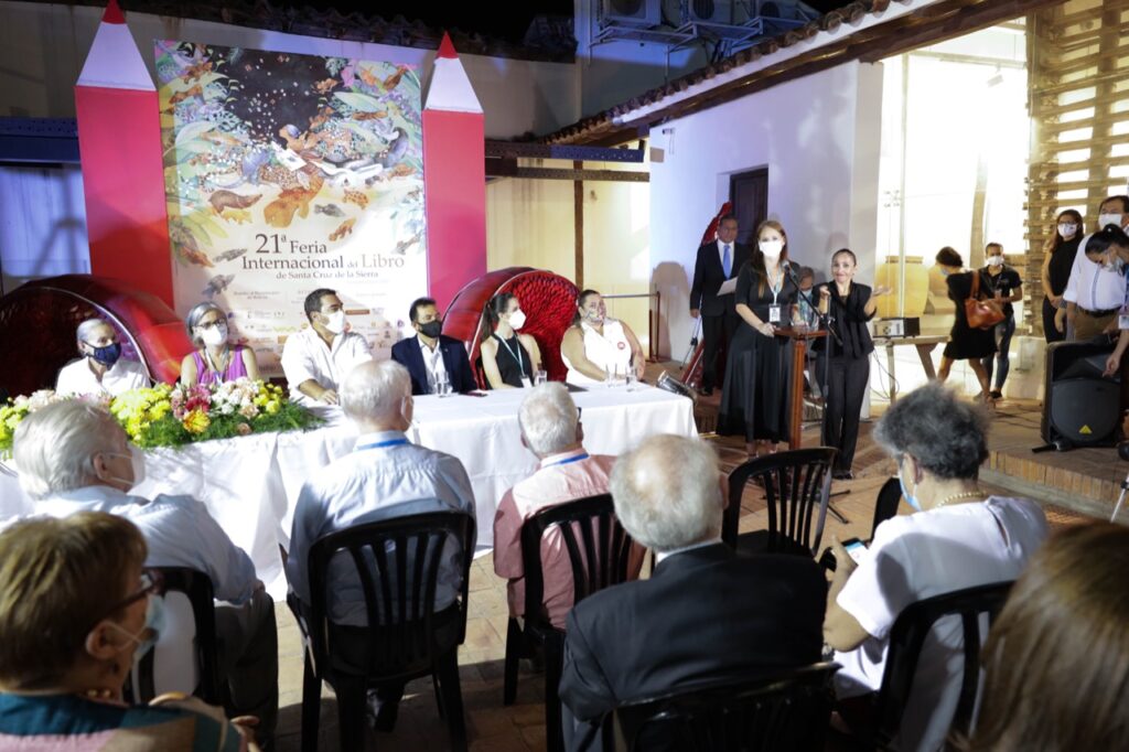 Los libros enfrentan al Covid 19, se abrió la XXI versión de la feria de Santa Cruz 1 LIBRO PORTADA