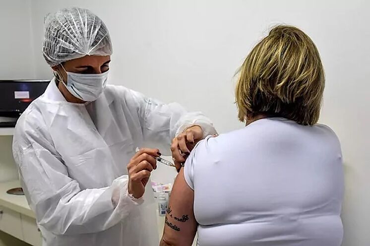 Reino Unido: una mujer de 90 años, la primera del mundo en recibir la vacuna de Pfizer 1 vacunar
