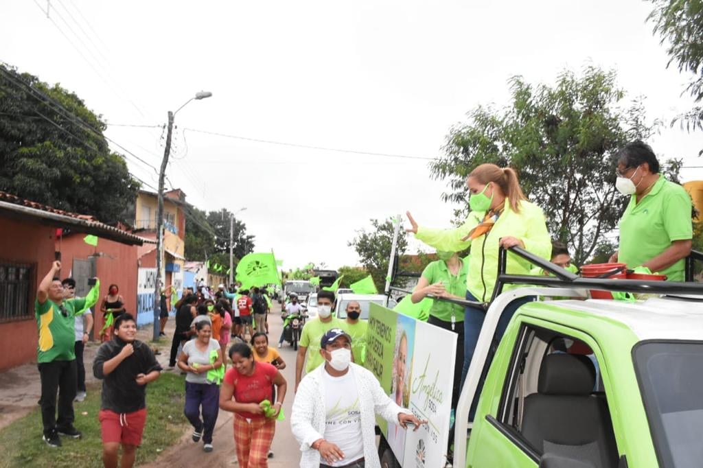 Santa Cruz para Todos busca polarizar entre Jhonny Fernández y Angélica Sosa, pide a los medios promover un debate entre ambos 2 ANGELICA 1