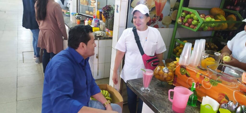 Santa Cruz para Todos busca polarizar entre Jhonny Fernández y Angélica Sosa, pide a los medios promover un debate entre ambos 1 JONI