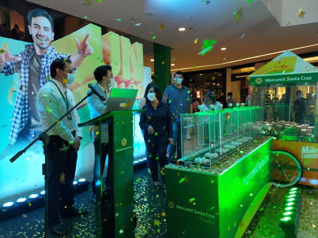 Fernando Velarde Roca, el ganadoo del millón de bolivianos de la Súper Makro Cuenta del Banco Mercantil Santa Cruz 1 Sorteo Millon 2