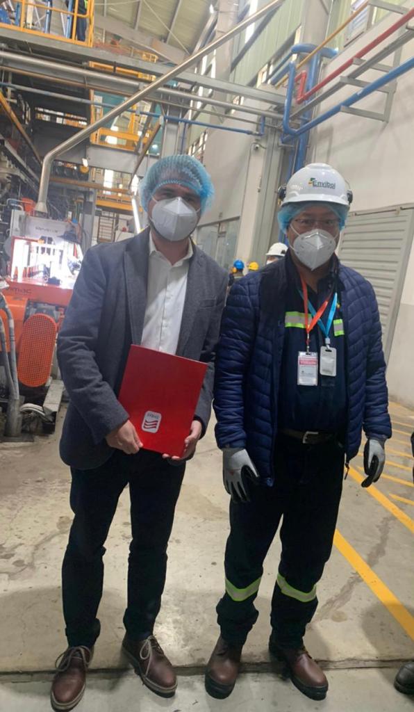 EMBOL firma un contrato con ENVIBOL para la compra de botellas de vidrio 2 EMBOL 3 1