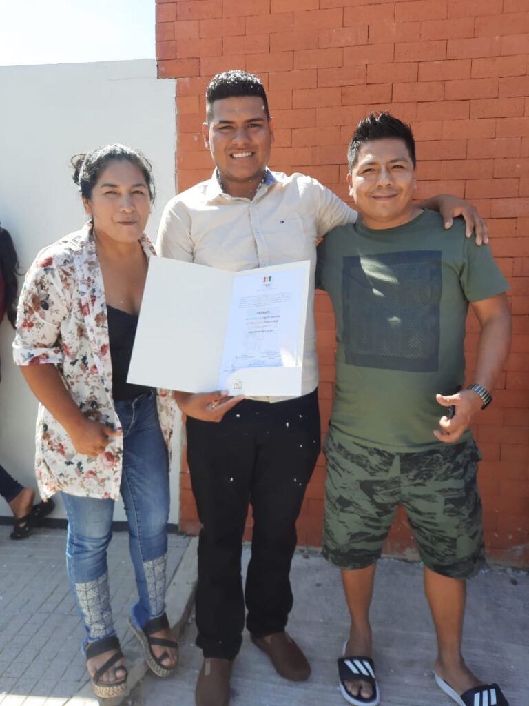 Joel Ontiveros, de 23 años, gana en Pampa Grande y se convierte en uno de los alcaldes (MAS) más jóvenes de Bolivia 1 alcalde 1