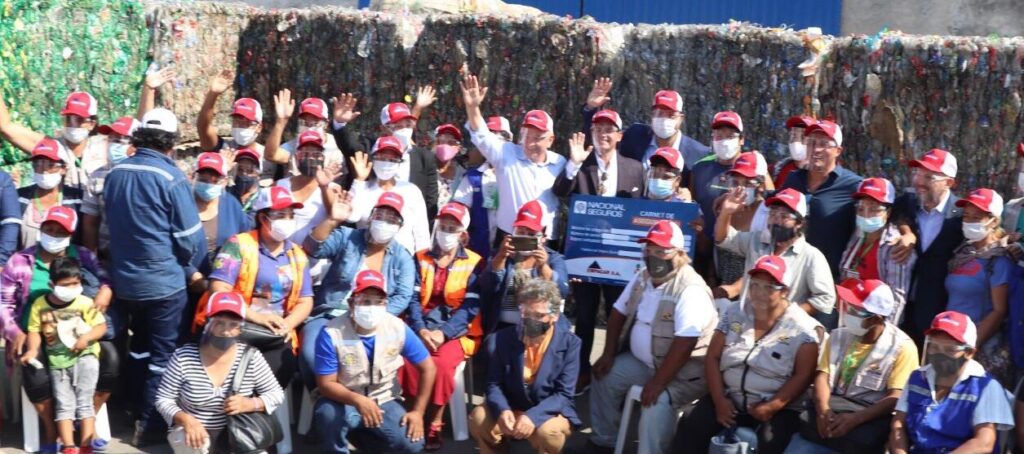 Fundare de Cainco, Empacar y Nacional Vida se unen para apoyar a recolectores de residuos 1 basura 1