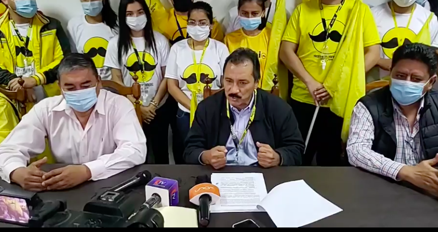 Segunda vuelta en la UAGRM: Vicente Cuéllar sella acuerdo con docentes y acusa a Ulloa de ser militante del MAS 1 DOCENTE 1