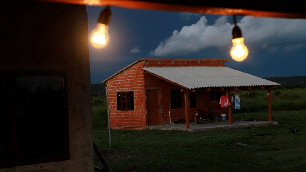 Gobernación hace realidad el sistema eléctrico de la provincia Chiquitos 2 LUZ 2