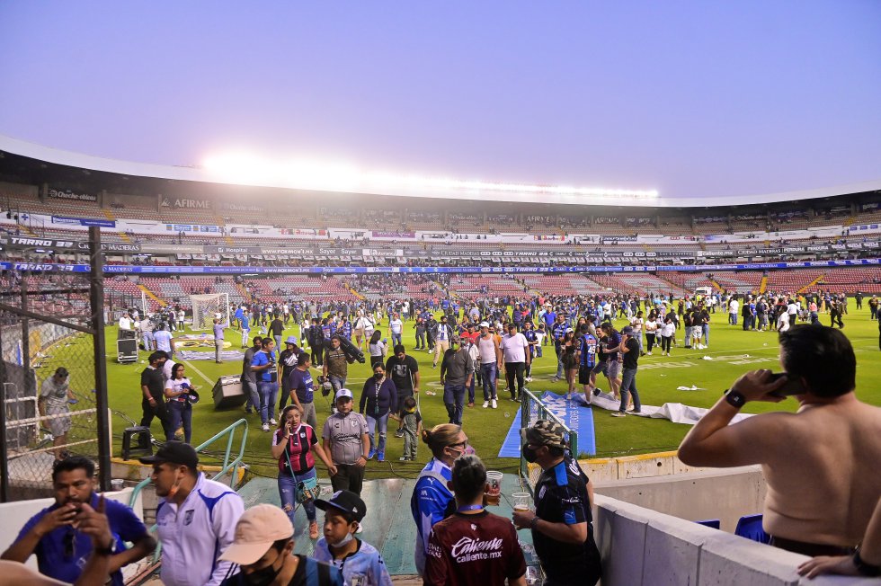 Violencia extrema en el fútbol mexicano: decenas de heridos en una batalla campal 6 PELEA 3