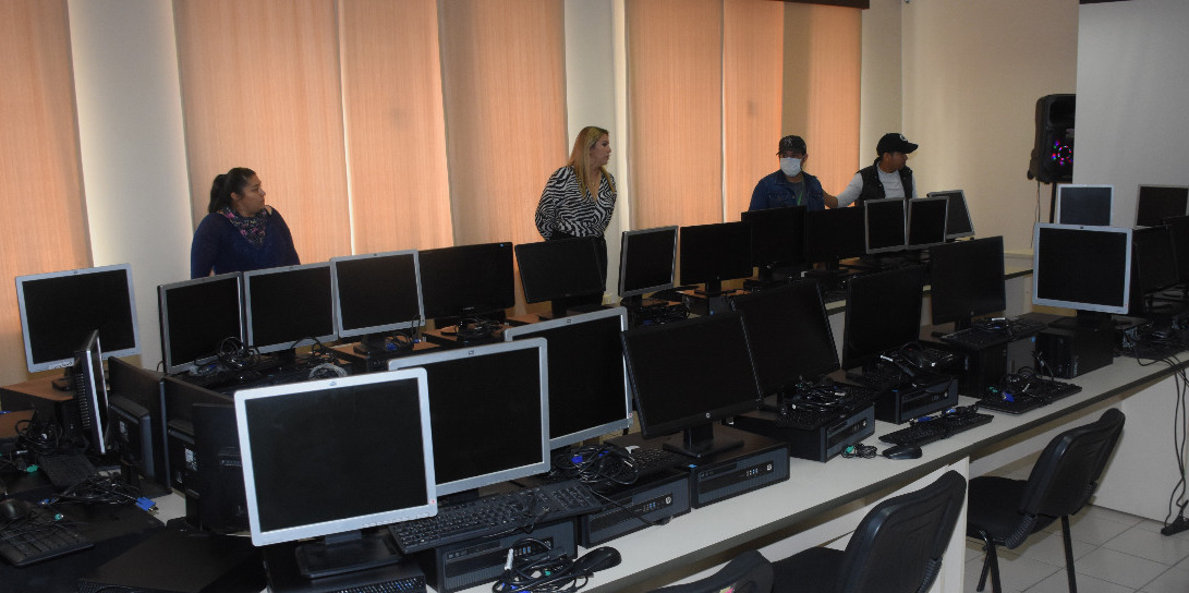 La Iglesia de Jesucristo donó computadoras a la Defensoría de la Niñez y Adolescencia 1 COMPU 1