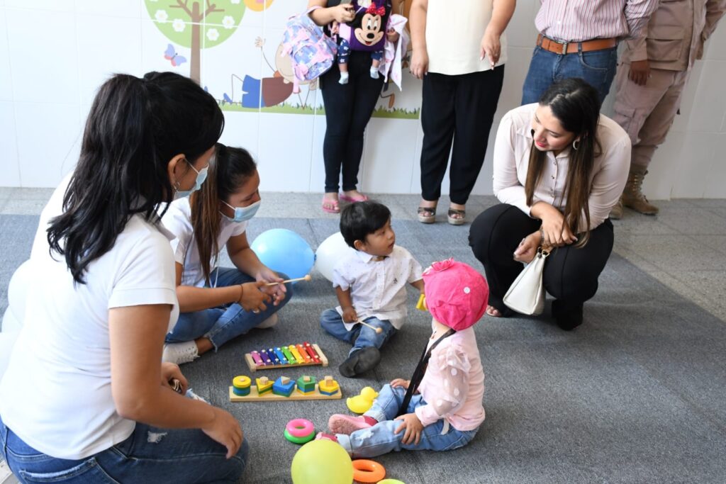 Los niños de los barrios de la zona norte ya tienen su guardería, Capullos 2 guarderia 3