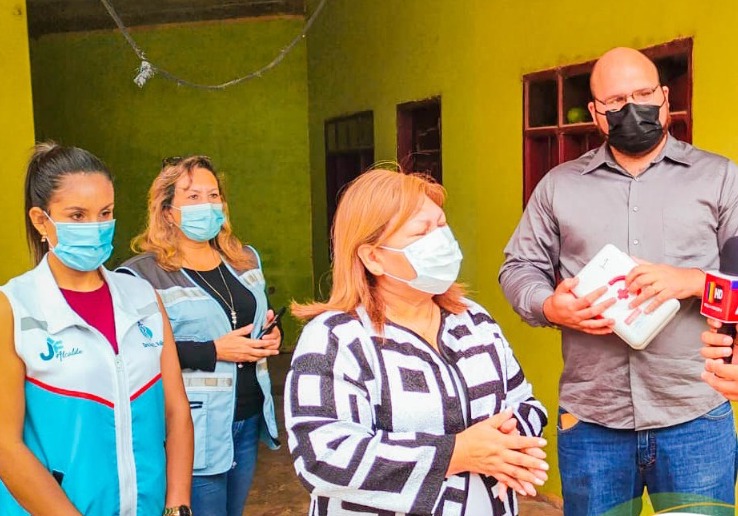 Auxilian a una adulta mayor en estado de desnutrición abandonada en un cuarto 3 mabi 3