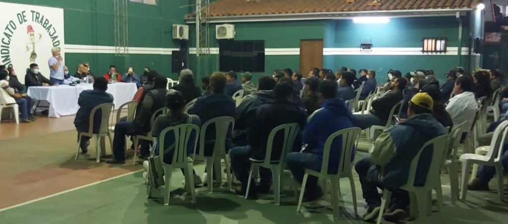 Miguel Natusch reelecto secretario general del Sindicato de Trabajadores de CRE 1 natus 2