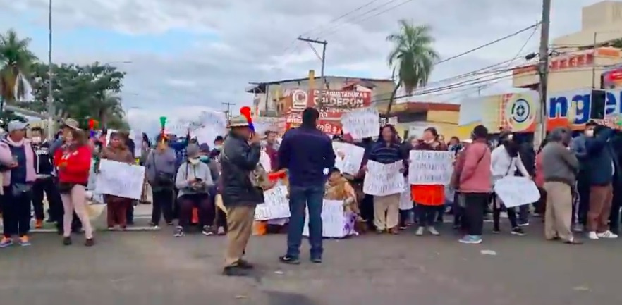 “El alcalde está convirtiendo a la ciudad en mercado persa”: gremiales bloquean el segundo anillo 1 GREMIAL 2