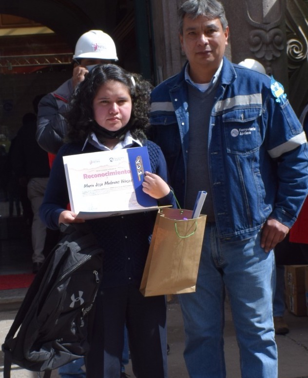 Premian a ganadores del concurso “Protege la Madre Tierra” 2 gana 2