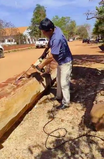 La madera en manos del maestro chiquitano: Armando Landívar 1 LANDA 2
