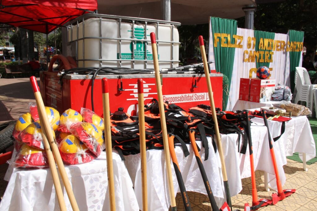 Camiri condecoró a CRE por su contribución al desarrollo de Cordillera 2 cre 3