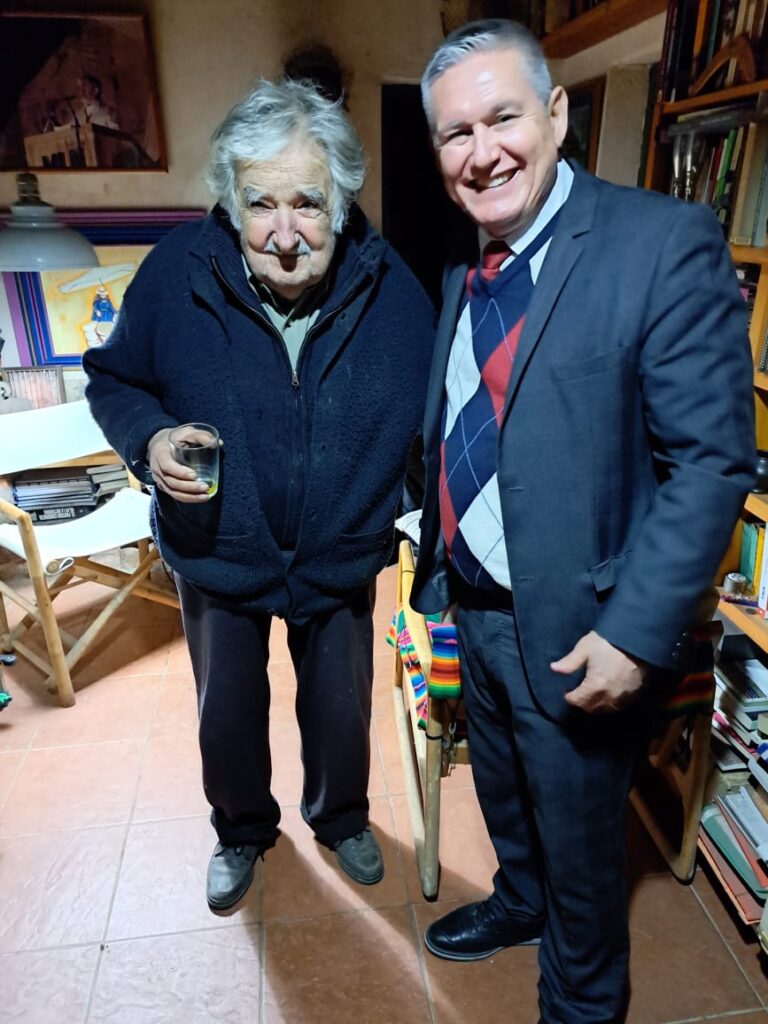 Pepe Mujica a los políticos bolivianos: “Que se quieran un poco, que tengan el derecho de discrepar” 1 evia