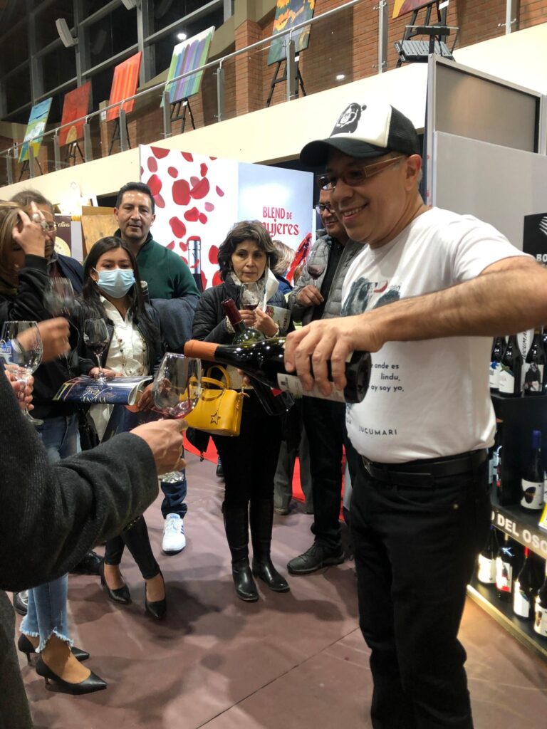 Nueva edición limitada de vinos por la Paraba Frente Roja 2 vino 3