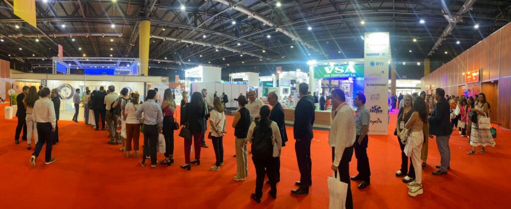 Lesiones Periféricas de Retina, nueva obra científica del Dr Carlos Arzabe presentada en congreso mundial 1 CONGRESO 4