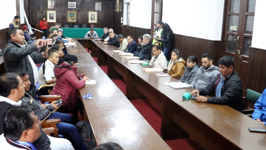 Lamentan inasistencia de ministro Montaño a reunión de obras viales: “¿Quiere a Santa Cruz o le está mintiendo” 1 obras