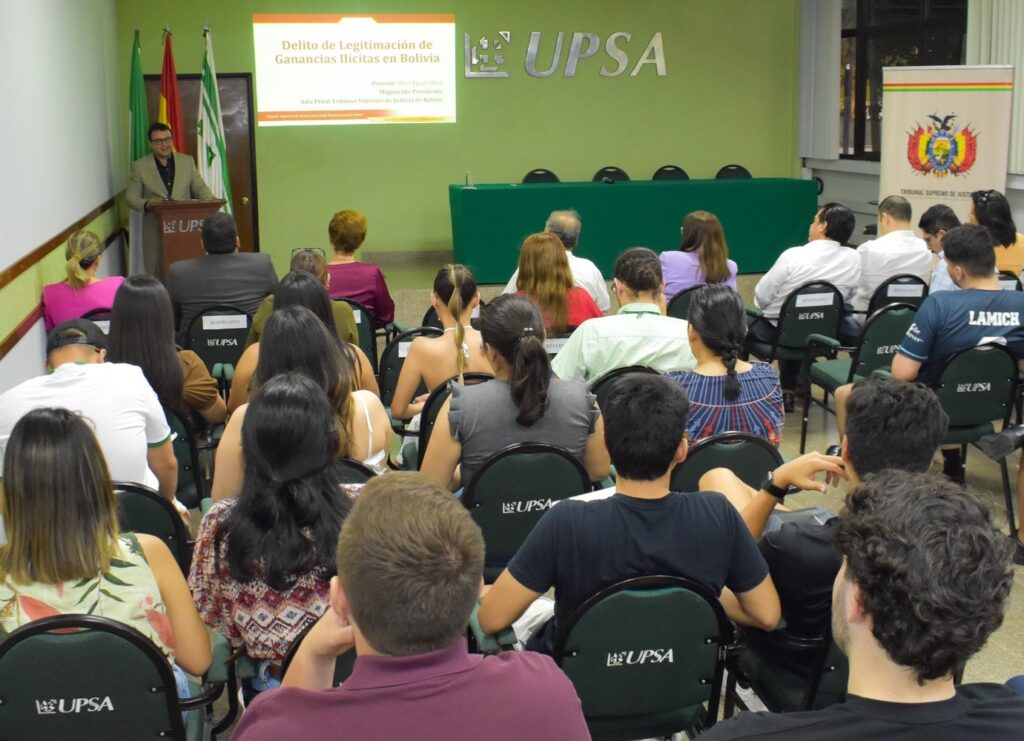 Un convenio permitirá a estudiantes de Derecho de la UPSA hacer pasantías en juzgados y tribunales 1 firma de conveno 002