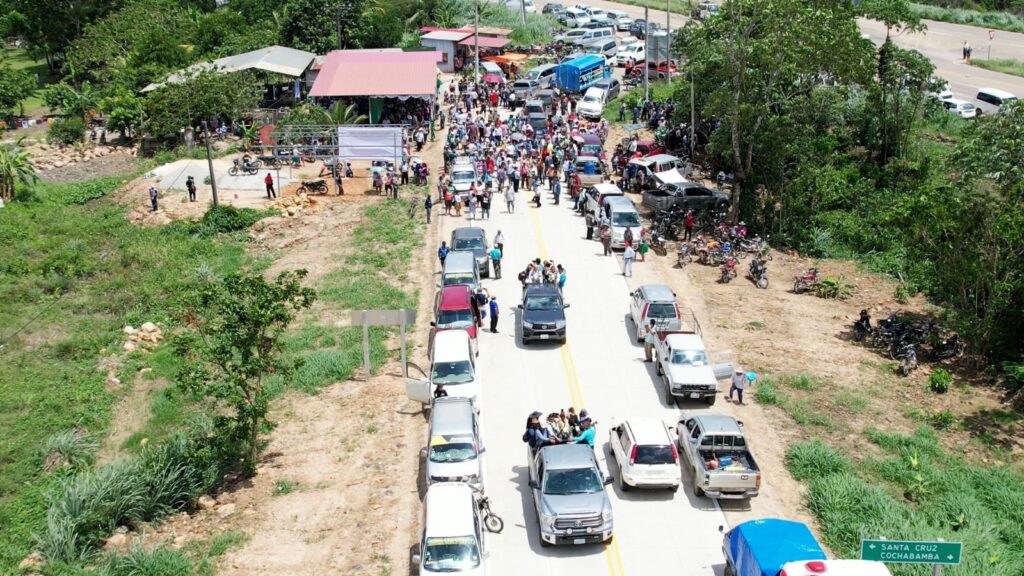 Gobernación entrega la fase I del tramo Norte Integrado-Yapacaní 2 via 2
