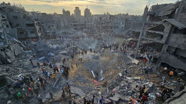 Israel confirma un ataque a un campo de refugiados de Gaza y mata a jefe de Hamás 2 jabalia