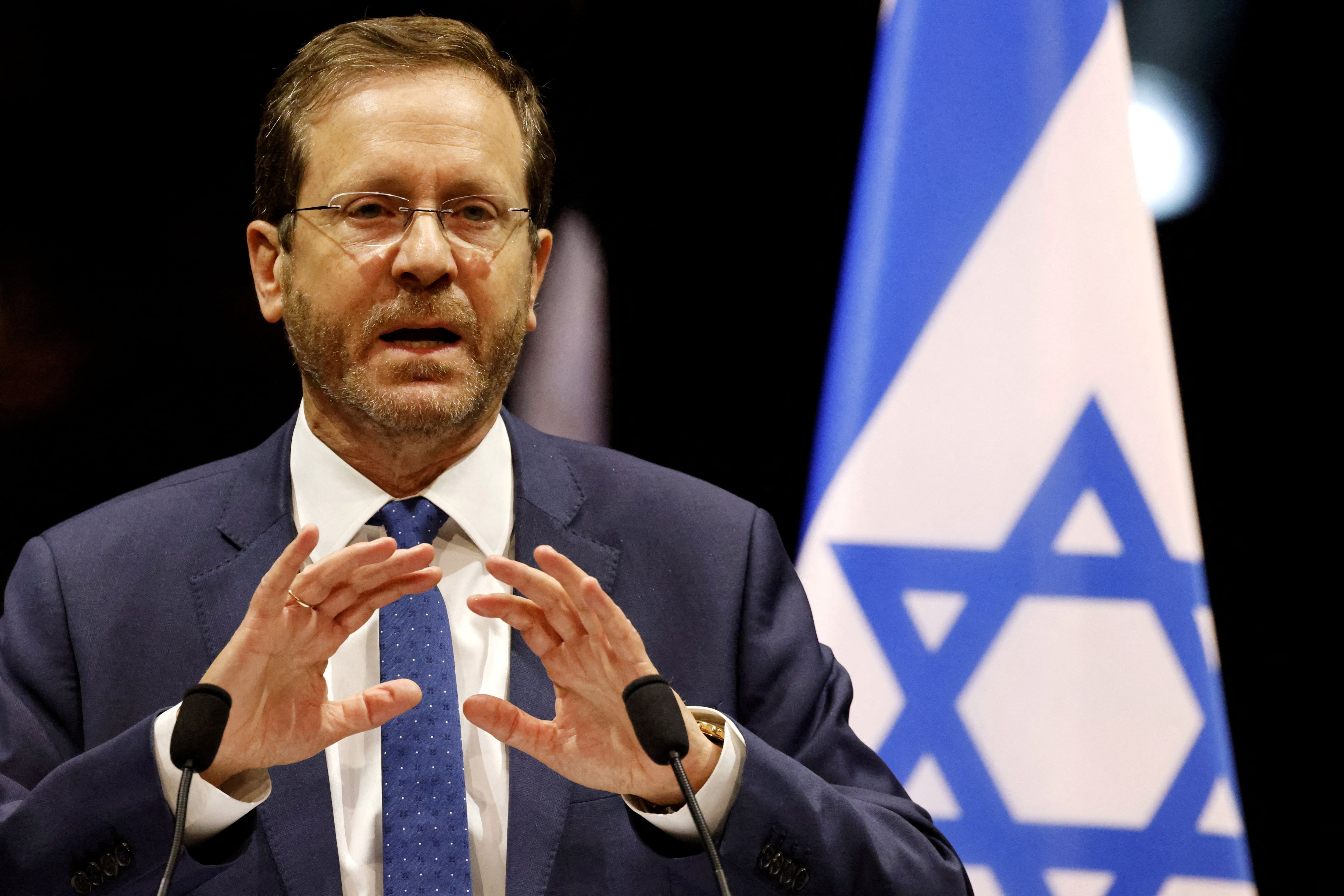 El Ejército de Israel anunció que recuperó el control de todo el país y ordenó el sitio total de la Franja de Gaza 1 El presidente de Israeel, Isaac Herzog (Reuters)
