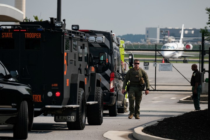 Seguridad en los alrededores del aeropuerto de Atlanta, en Georgia. Foto Reuters