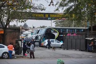 Central de transferencias o también conocido como playón de los camiones en Orán; desde allí se distribuye mercadería proveniente de Bolivia; no permiten hacer fotos so pena de quitar la cámara.