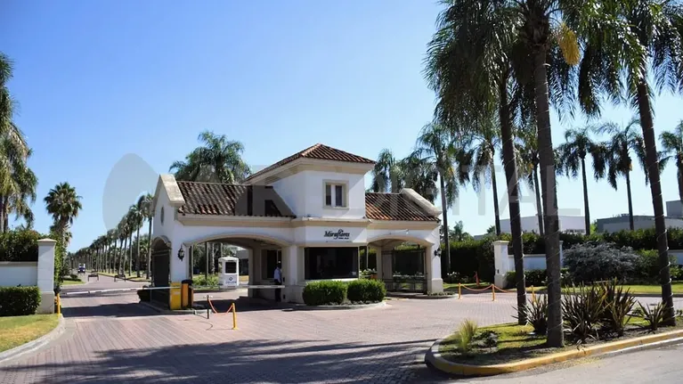 LA CASA DE MESSI EN ROSARIO. En un exclusivo barrio privado (Foto: Télam).