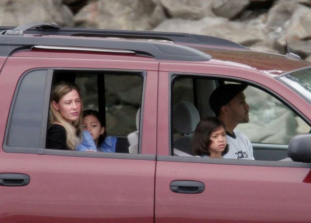 El escándalo de Mary Kay Letourneau, la profesora que tuvo dos hijas con su alumno adolescente y que Netflix llevó al cine en la película "May December" 2 Mary Kay Letourneau y Vili Fualaau con sus hijas en una camioneta