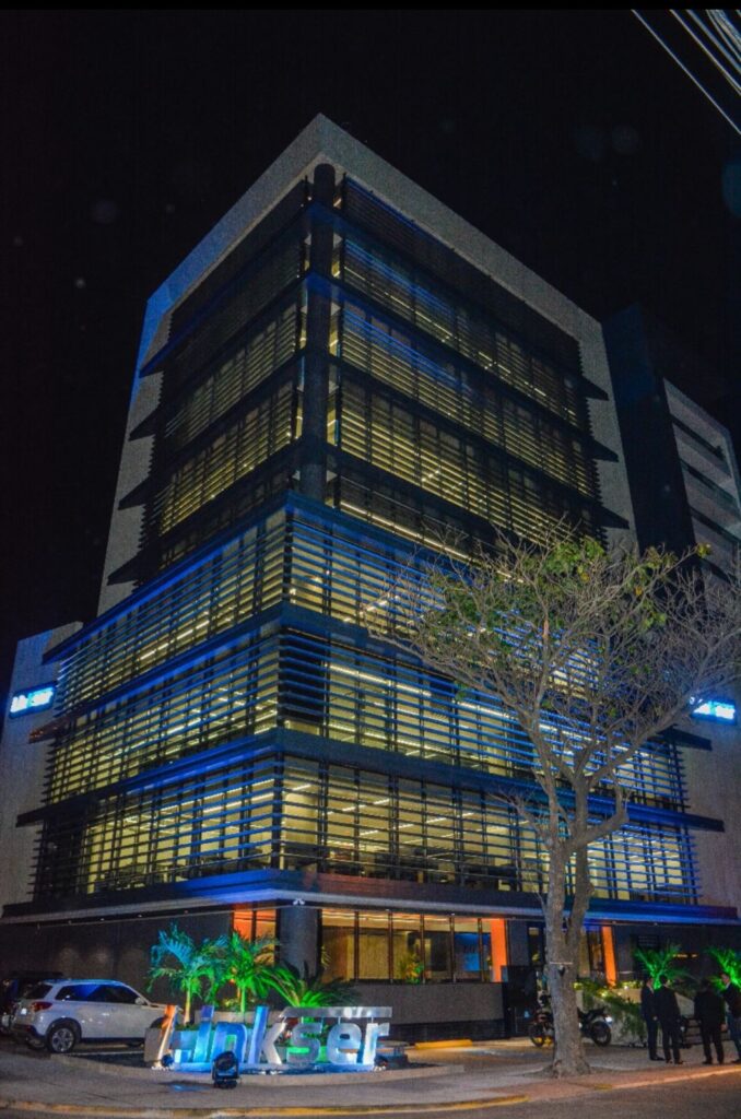 Linkser inaugura moderno edificio en Santa Cruz y cumple 30 años liderando el mercado de medios de pagos 1 Foto 02