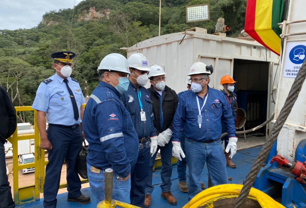 CHUQUISACA: YPFB inicia exploración del pozo Itacaray y espera 2,6 TFC de gas 2 Itacaray20X120visita