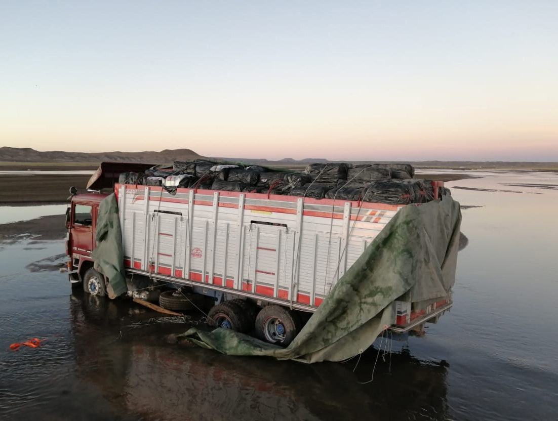 camion20cargado20de20ropa20usada