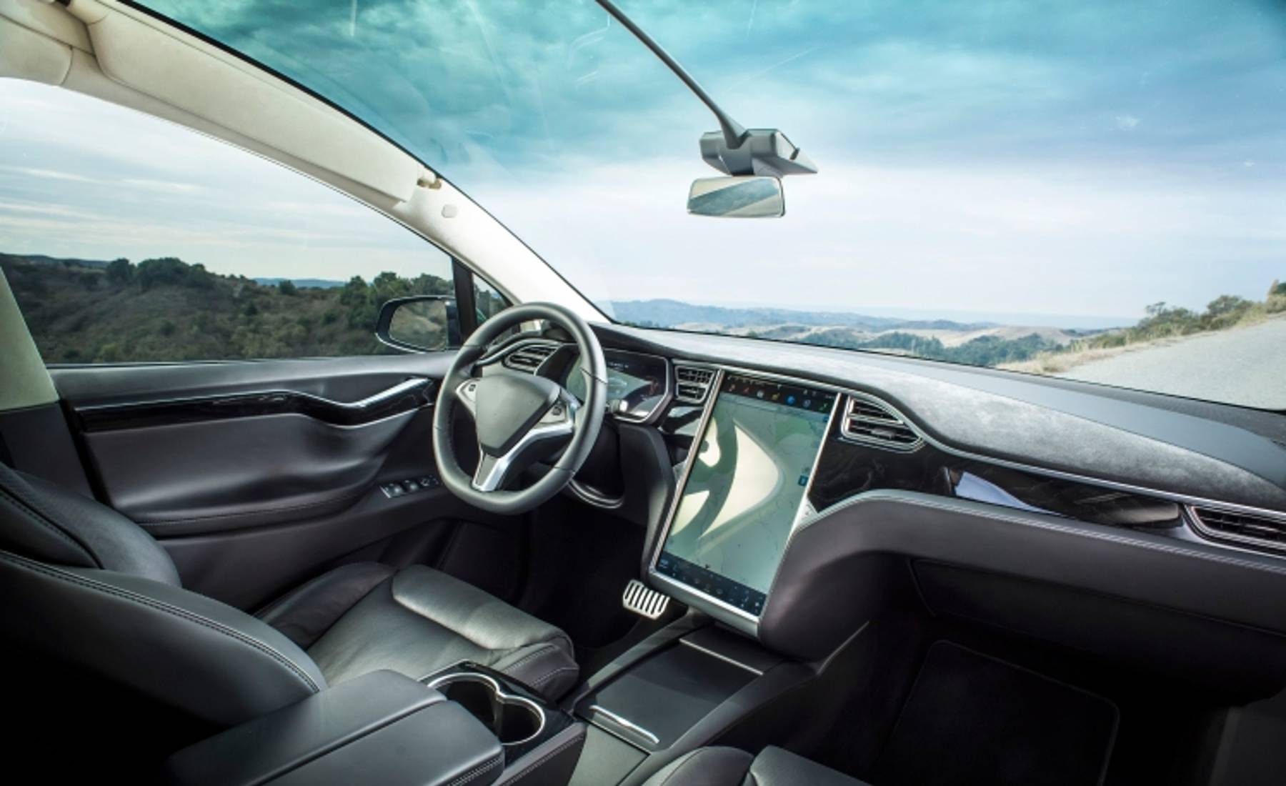 El coche con el parabrisas más grande del mundo: el cristal cuesta más de 1.700 euros 1 Tesla Model X