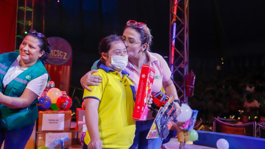 Gobernación agasaja a los niños de Hogares y Centros de acogida con fiesta de colores en el circo 1 NI 3